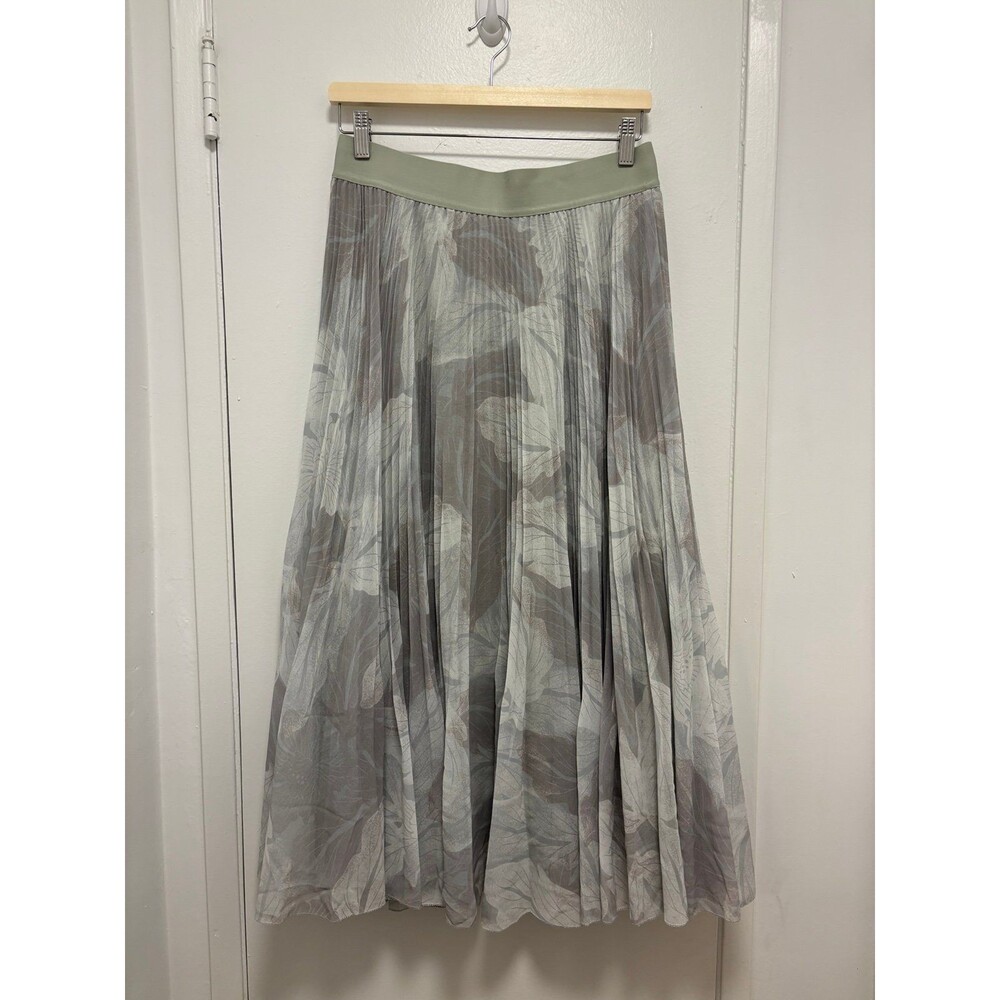 NWOT Aritzia Wilfred Twirl Skirt in a sage green leaf/floral pattern Size L - Picture 5 of 6